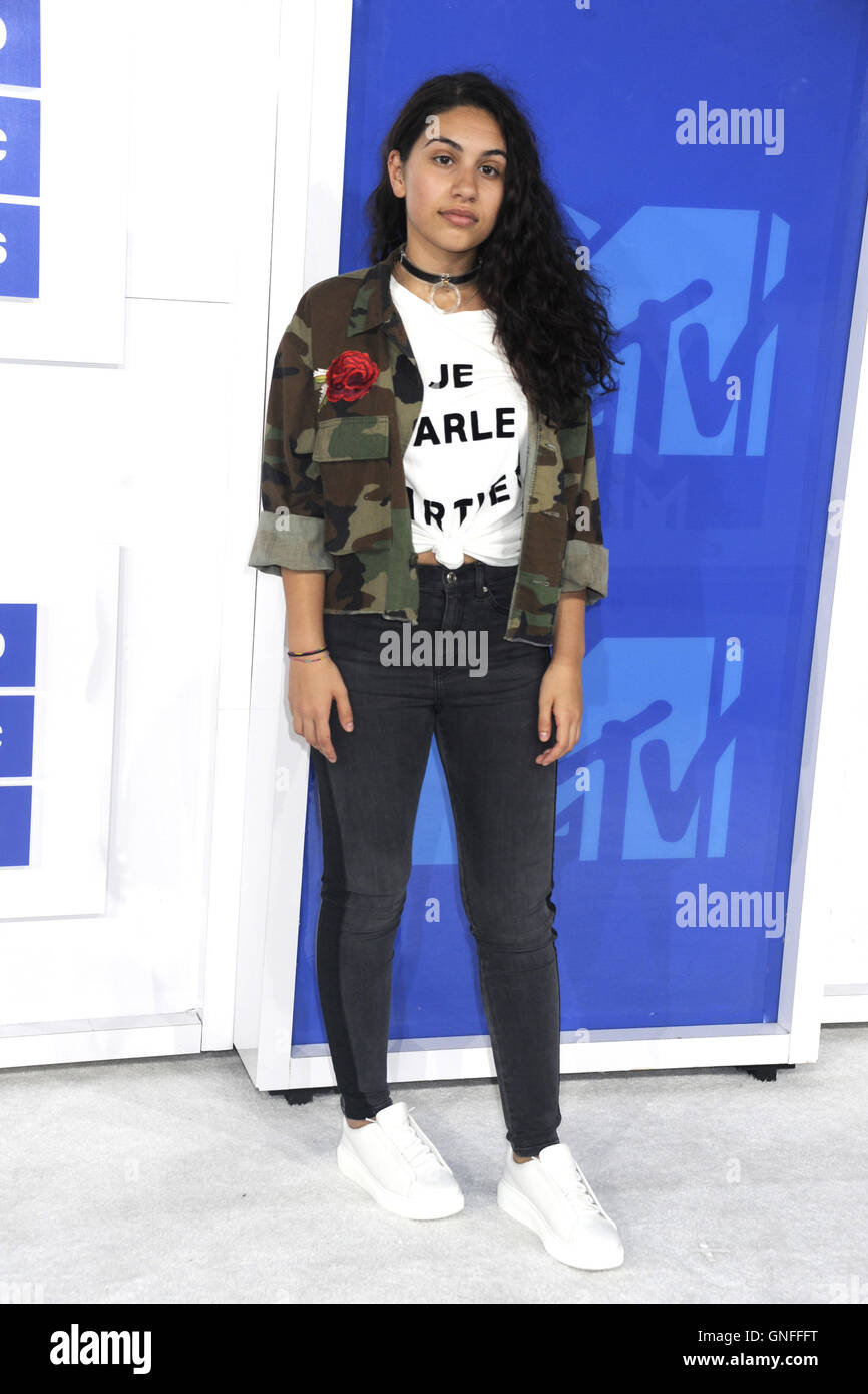 New York City. 28. August 2016. Alessia Cara besucht 2016 MTV Video Music Awards im Madison Square Garden am 28. August 2016 in New York City. | Verwendung Weltweit © Dpa/Alamy Live-Nachrichten Stockfoto