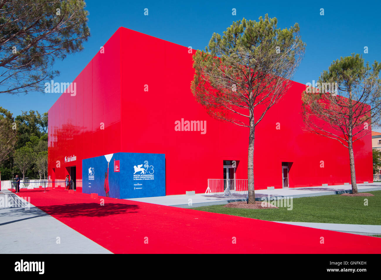Venedig, Italien. 31. August 2016. Das neue rote Gebäude des 73. Filmfestspiele von Venedig. Bildnachweis: Simone Padovani / Erwachen / Alamy Live News Stockfoto