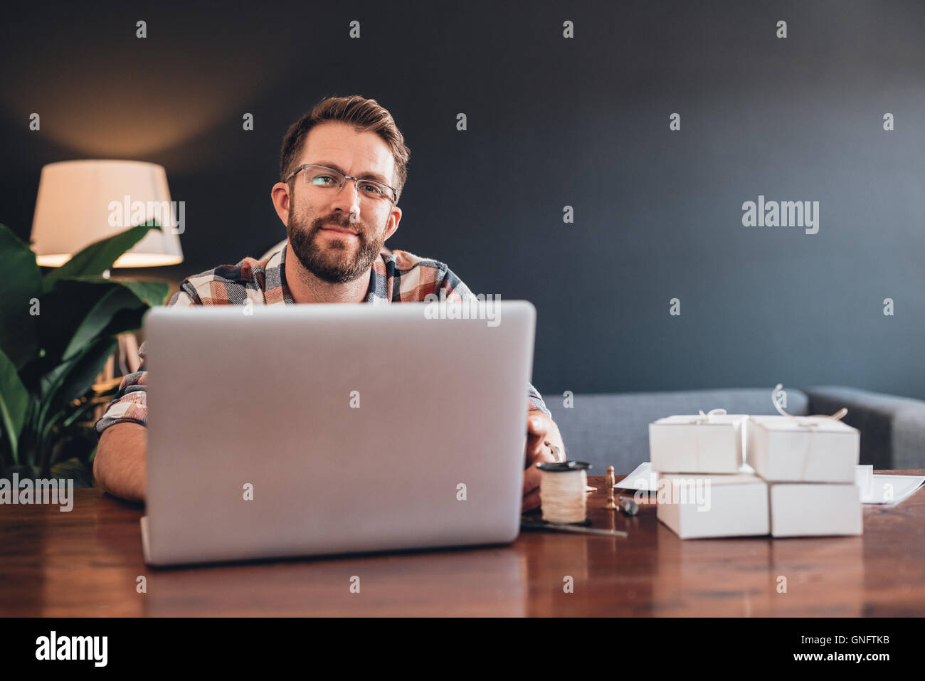 Meine erste Aufträge werden vor der Auslieferung Stockfoto