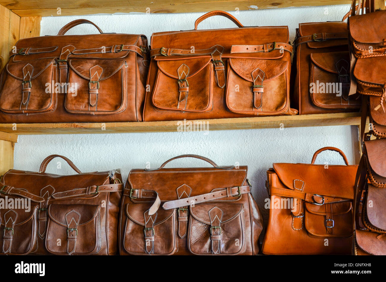 Entdecke unsere exklusive Lederhandtasche aus hochwertigem