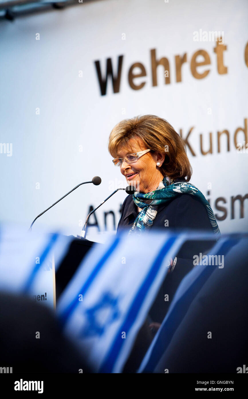 Charlotte Knobloch bei einer Kundgebung gegen den Antisemitismus in München, 2014 Stockfoto