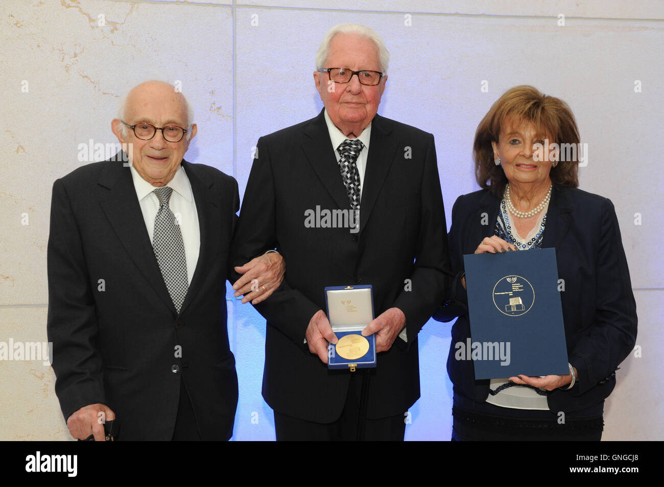 Hans-Jochen Vogel erhält die Ohel-Jakob-Medaille der jüdischen Gemeinde in München, 2014 Stockfoto