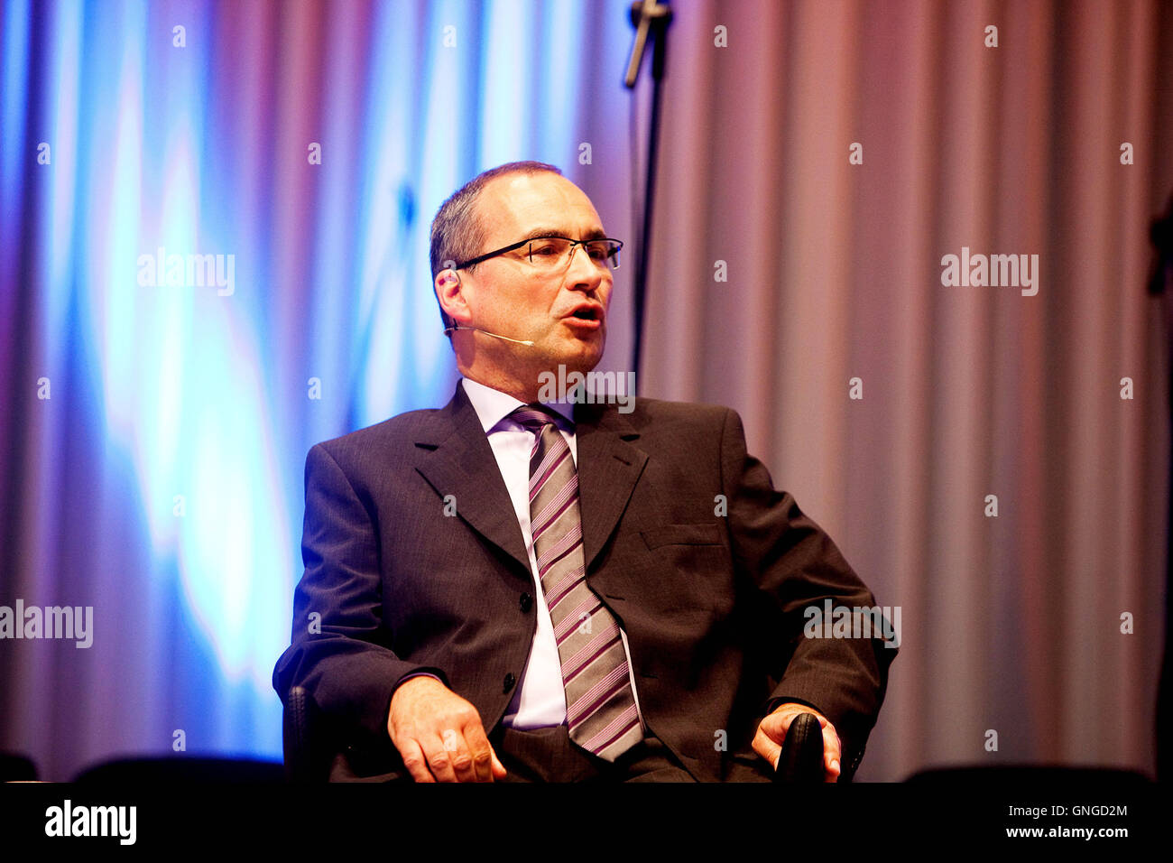 JeanLuc Schneider am internationalen neue apostolische Kirche Tag in