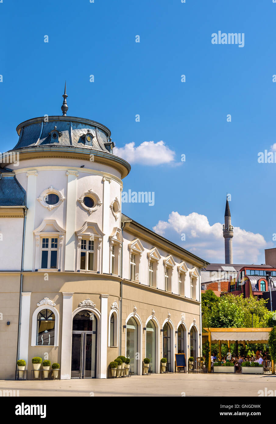 Gebäude in der Innenstadt von Pristina - Kosovo Stockfoto