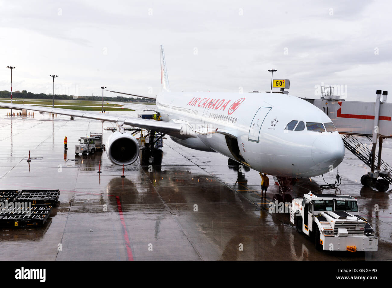 Air Canada Flugzeug am Flughafen Montreal, Kanada Stockfoto