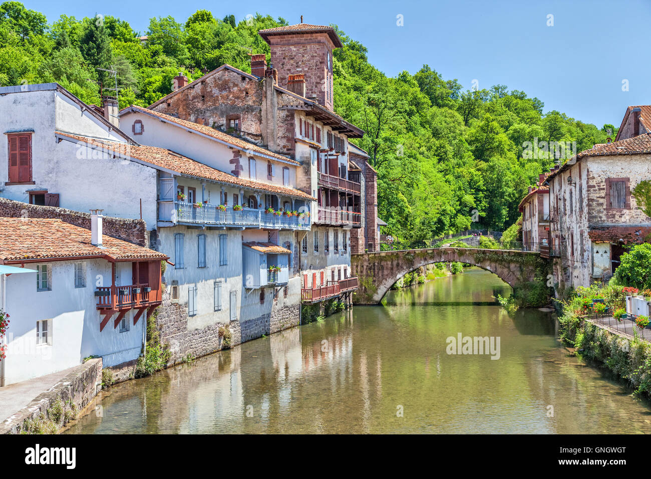 Fluss la nive Fotos und Bildmaterial in hoher Auflösung Alamy