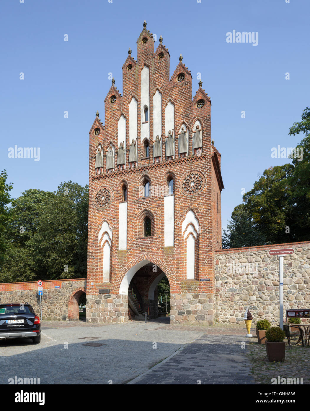 Neues Tor, Neubrandenburg, Mecklenburg-Vorpommern, Deutschland  Stockfotografie - Alamy