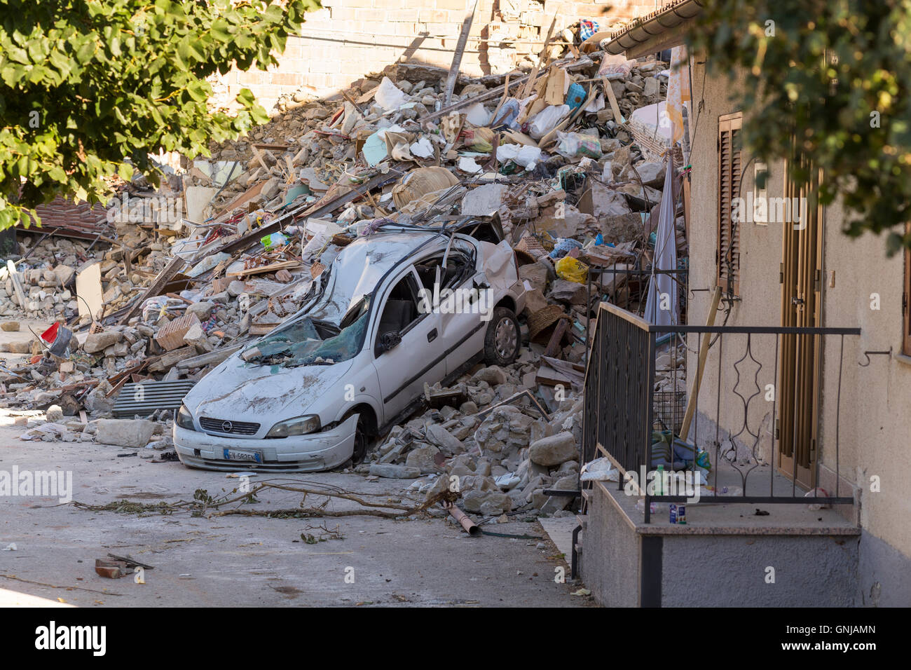 Amateurin und Sorrounding, Italien - 29 Aug.2016 Earhtquake folgen Stockfoto