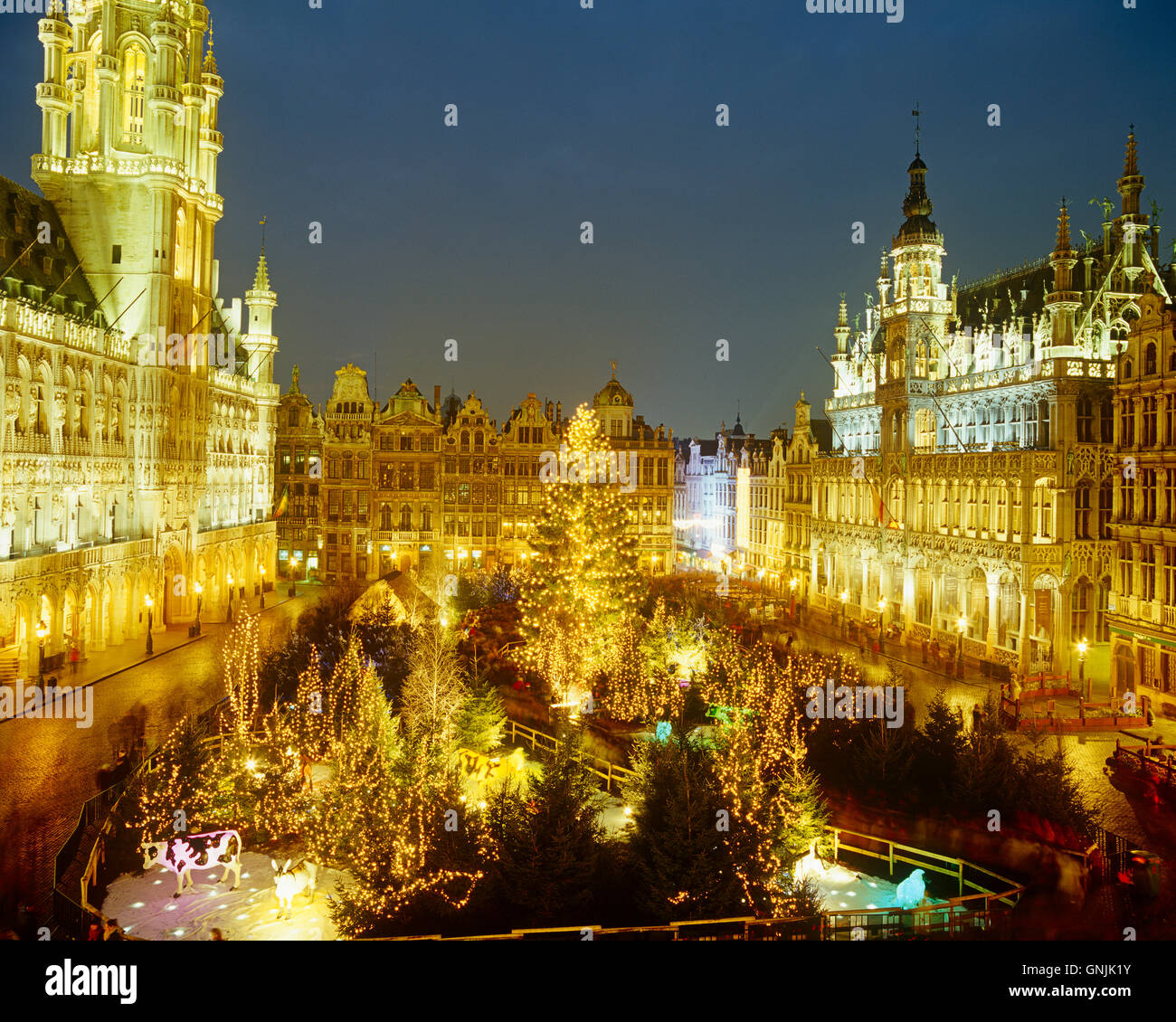 Weihnachtsmarkt in der Grand Place, Brüssel, Belgien Stockfoto