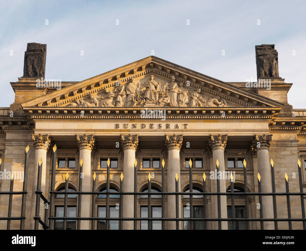 Bundesrat fassade berlin -Fotos und -Bildmaterial in hoher Auflösung ...