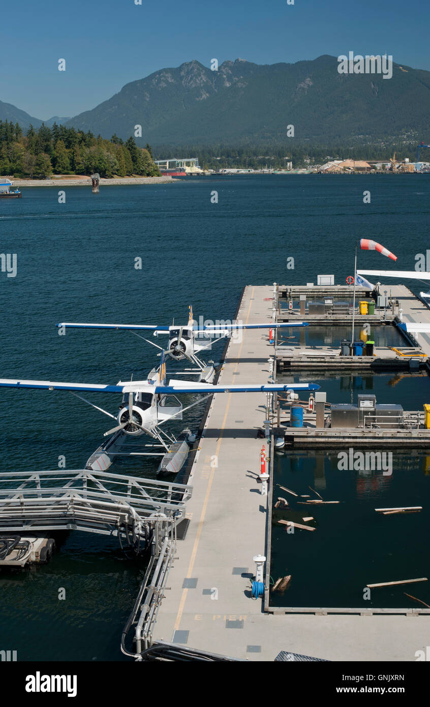 Wasserflugzeug vom Flughafen Terminal am Coal Harbour, Vancouver, British Columbia, Kanada. Stockfoto