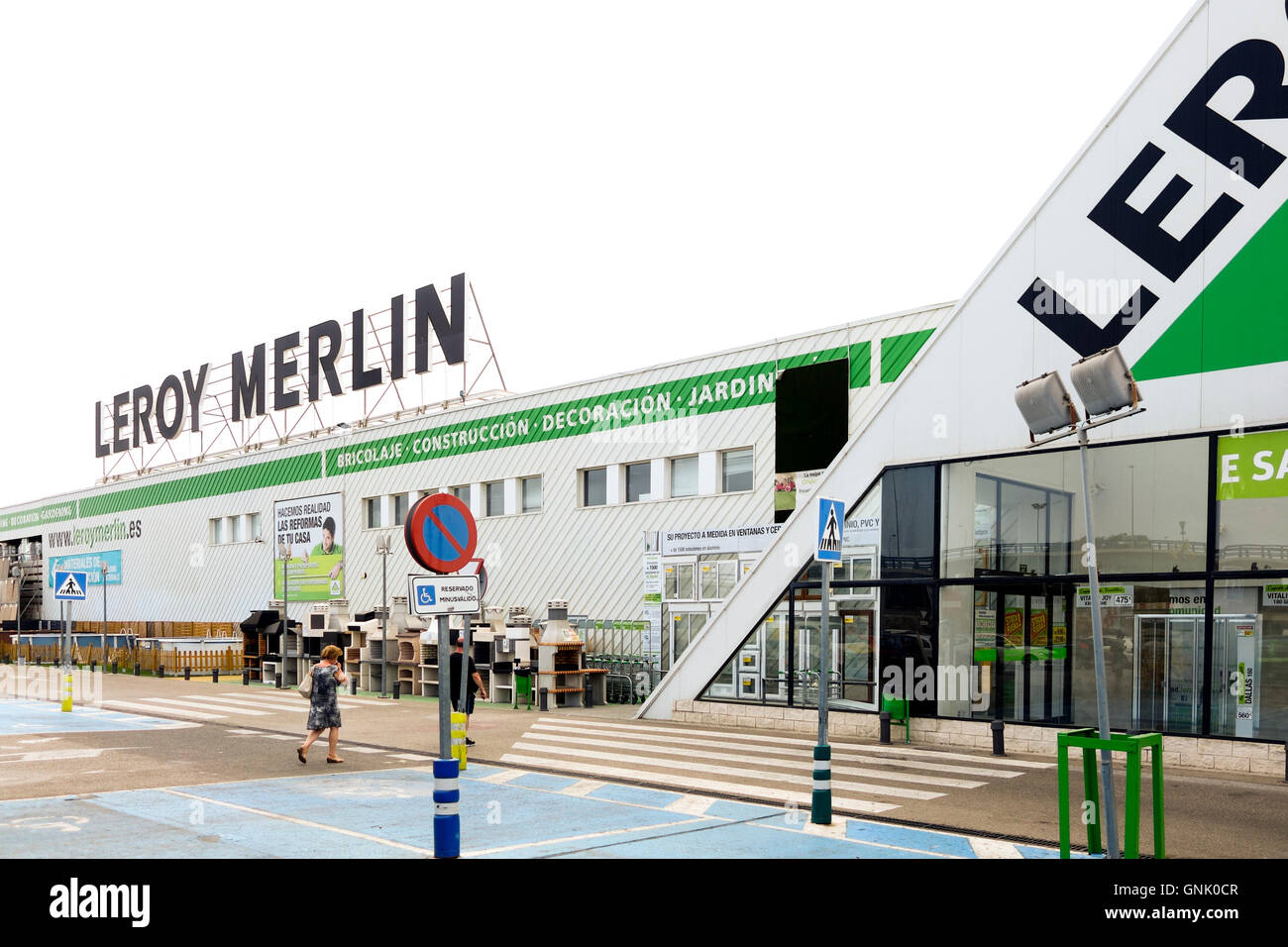 Eingang, Leroy Merlin Einzelhandelskette, DIY-Produkte, Bau-, Baustoff-, Malaga, Andalusien, Spanien. Stockfoto
