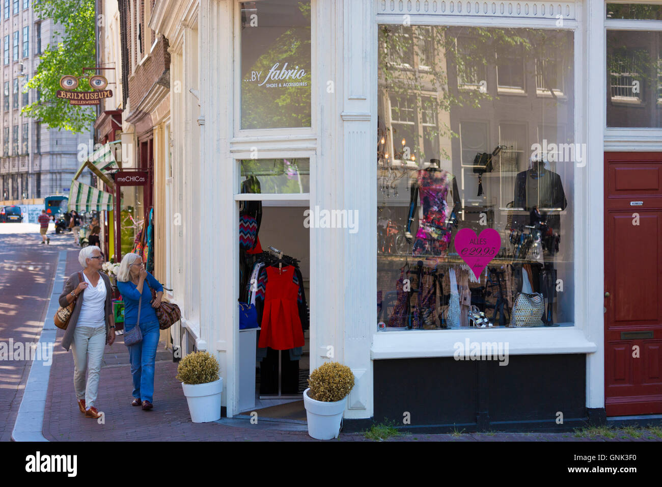 Schicke Damen Mode Shop im Huidenstraat in neun Straßen Einkaufsviertel, Amsterdam Stockfoto