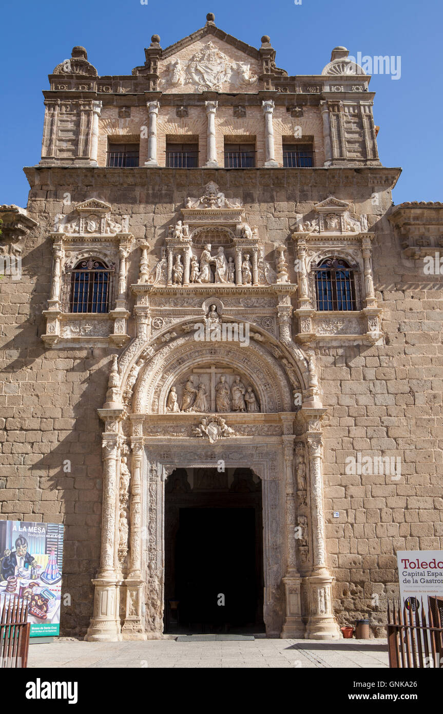 Toledo, Spanien – 28. Juli 2016: plateresken Fassade von Santa Cruz Museum, aus dem 16. Jahrhundert, Toledo, Spanien Stockfoto