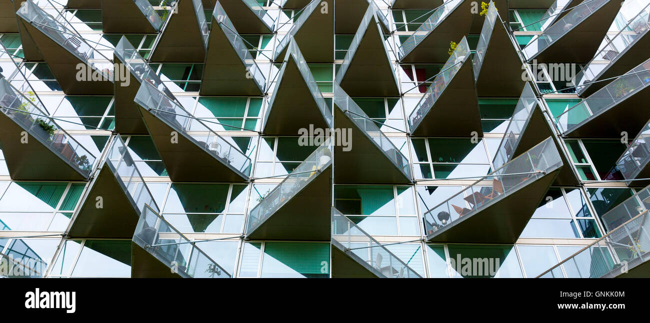 Glas Balkon moderne Architektur neue Hochhaus wohnungen Entwicklung orestads Boulevard in orestad City Bereich, Kopenhagen, Dänemark Stockfoto