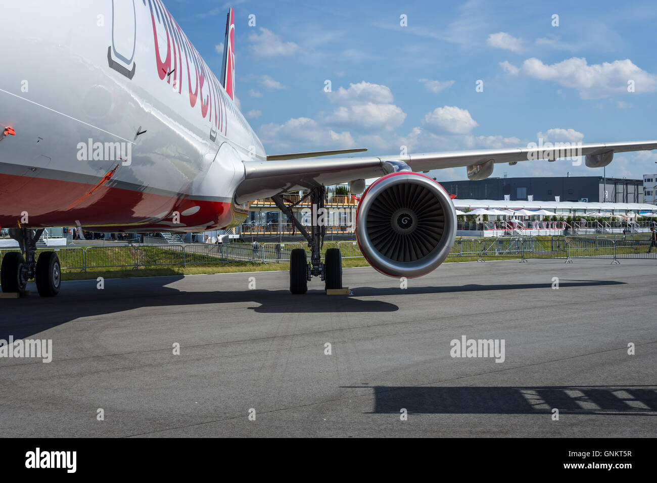 BERLIN, Deutschland - 3. Juni 2016: Narrow-Body Jet Airliner Airbus A321-211. Airberlin. Ausstellung ILA Berlin Airshow 2016 Stockfoto