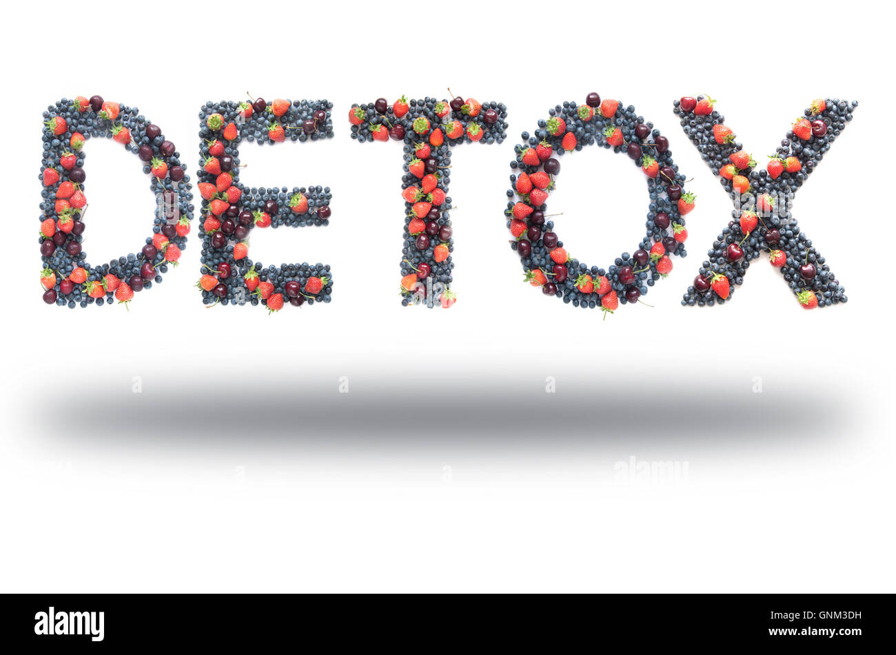 Detox, hergestellt aus einer Auswahl von Berrris einschließlich Blueberres, Erdbeeren und Kirschen Stockfoto
