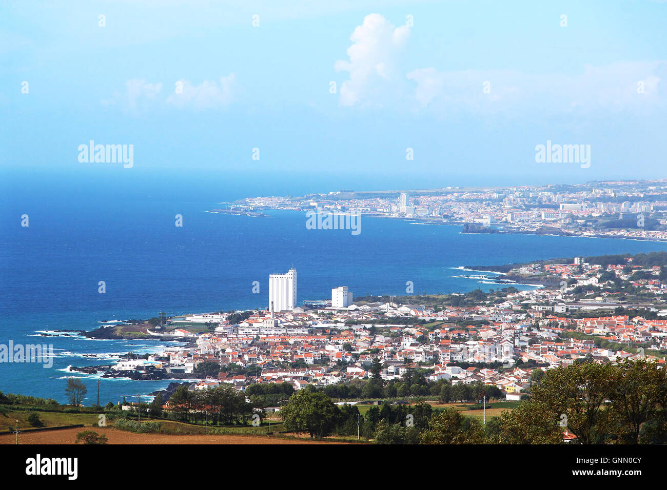 Vogelperspektive von Lagoa und Ponta Delgada, Insel Sao Miguel, Azoren, Portugal Stockfoto