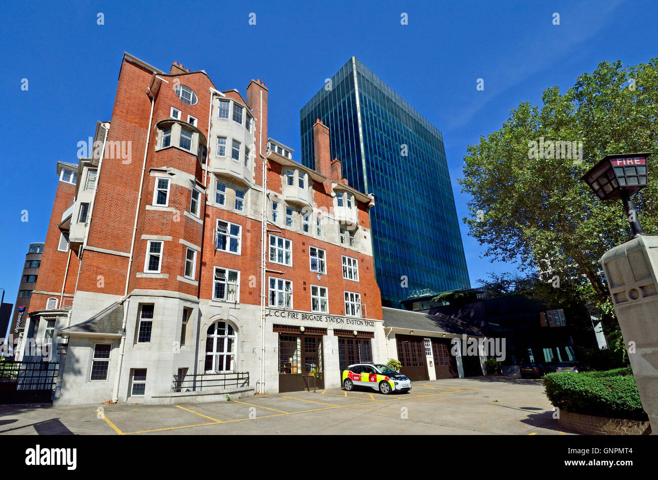 London, England, Vereinigtes Königreich. LCC Feuerwache (1902) Euston (172 Euston Road, NW1 2DH) Stockfoto