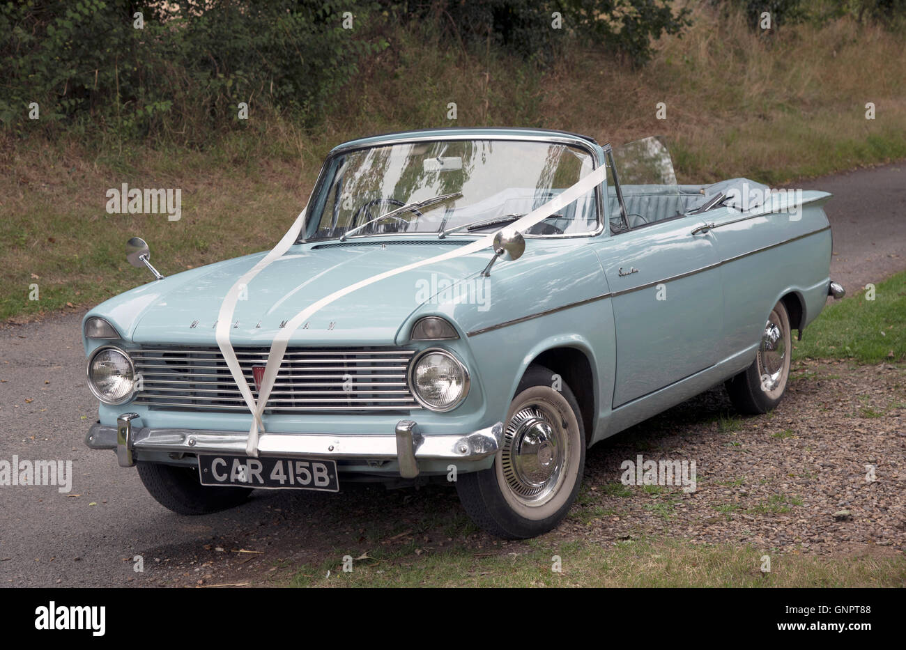 1964 Super Hillman Minx als Hochzeit Auto verwendet. Bild außerhalb Baconsthorpe Kirche (nicht abgebildet) North Norfolk Stockfoto