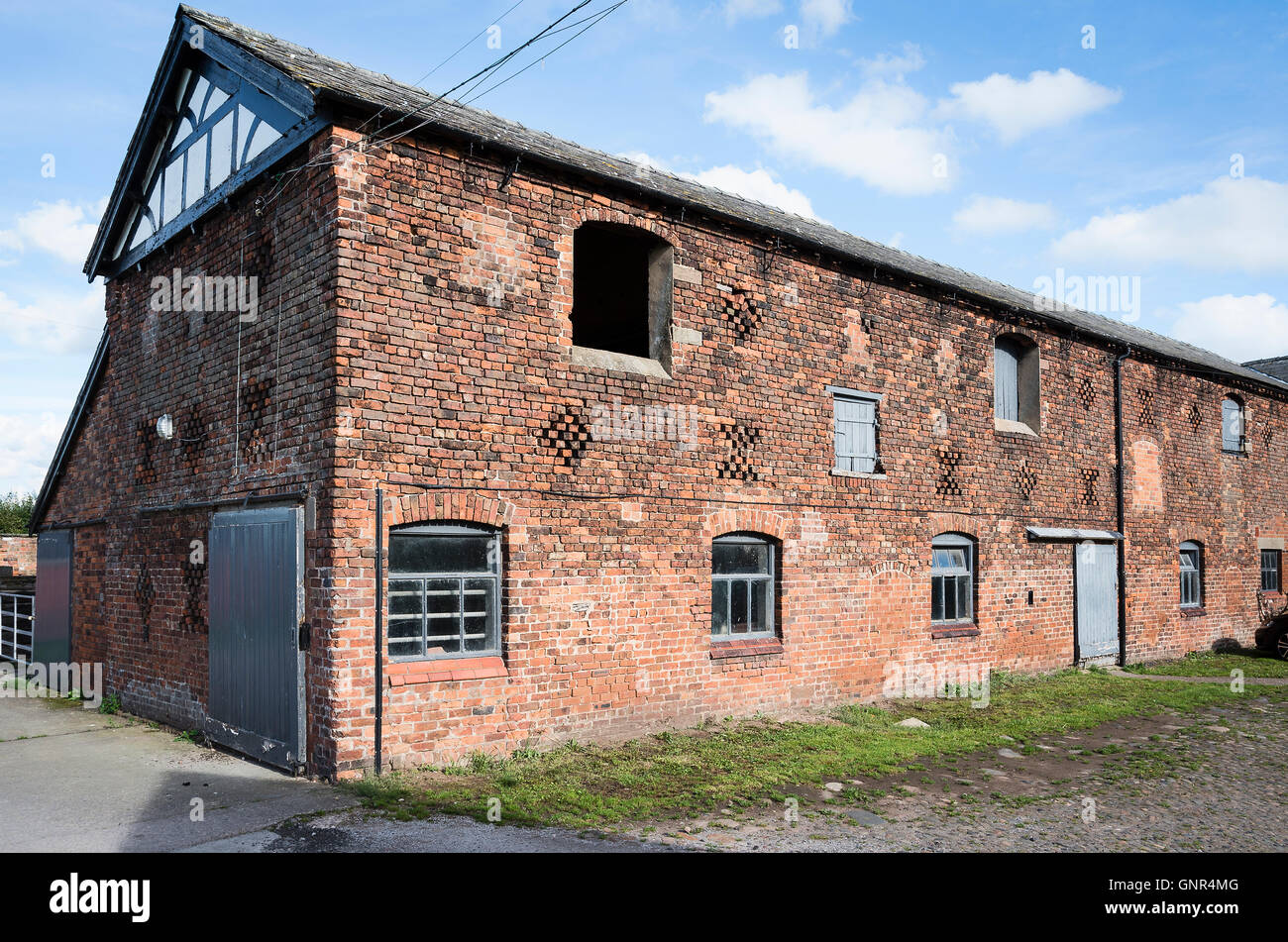 Alte Ziegel-Scheune am Riverside Organics in Whatcroft Cheshire Stockfoto