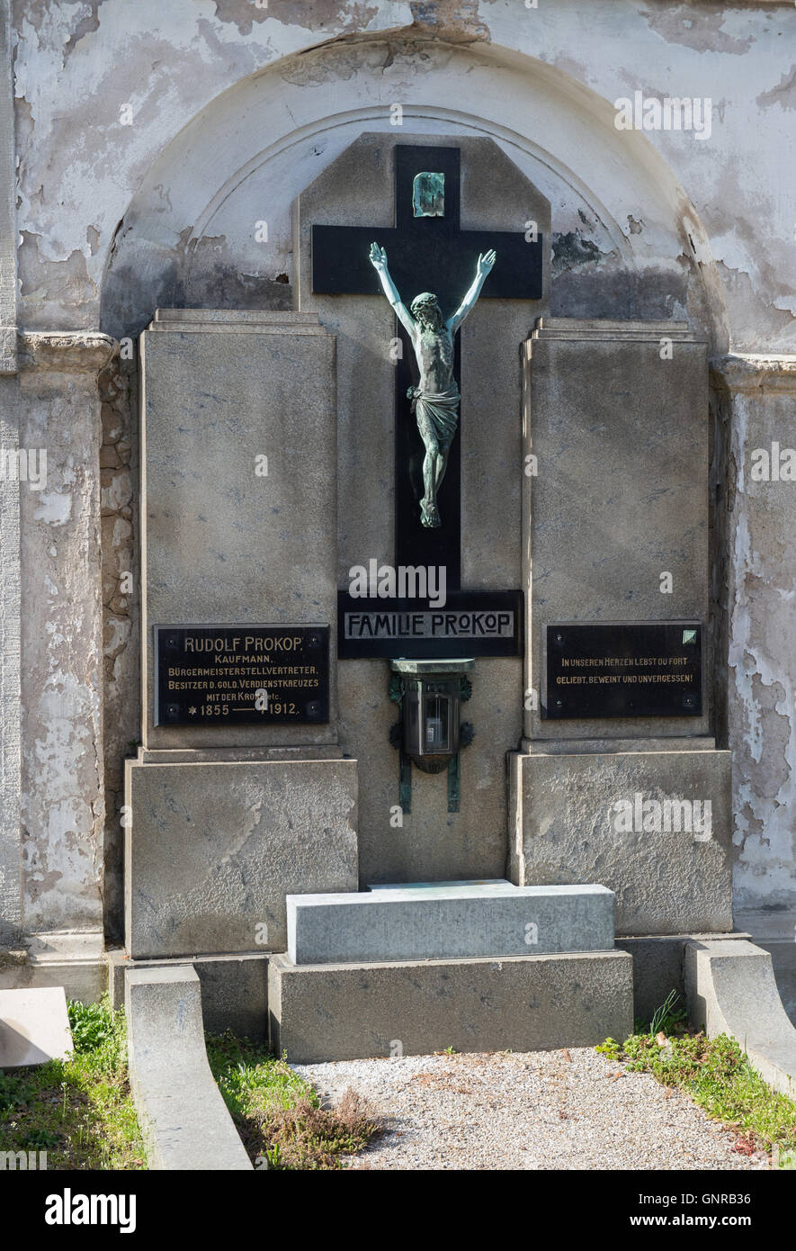 Cesky Krumlov, Tschechische Republik, Grab von einer deutschen Familie auf dem Friedhof Stockfoto