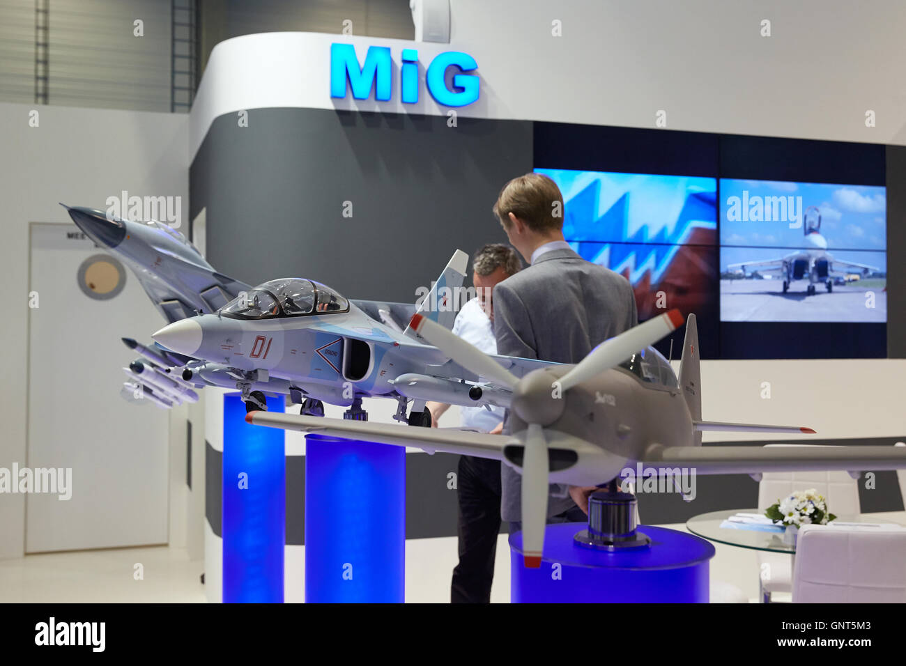 Schönefeld, Deutschland, MIG-Kampfflugzeuge am Stand von UAC auf der ILA 2016 Stockfoto