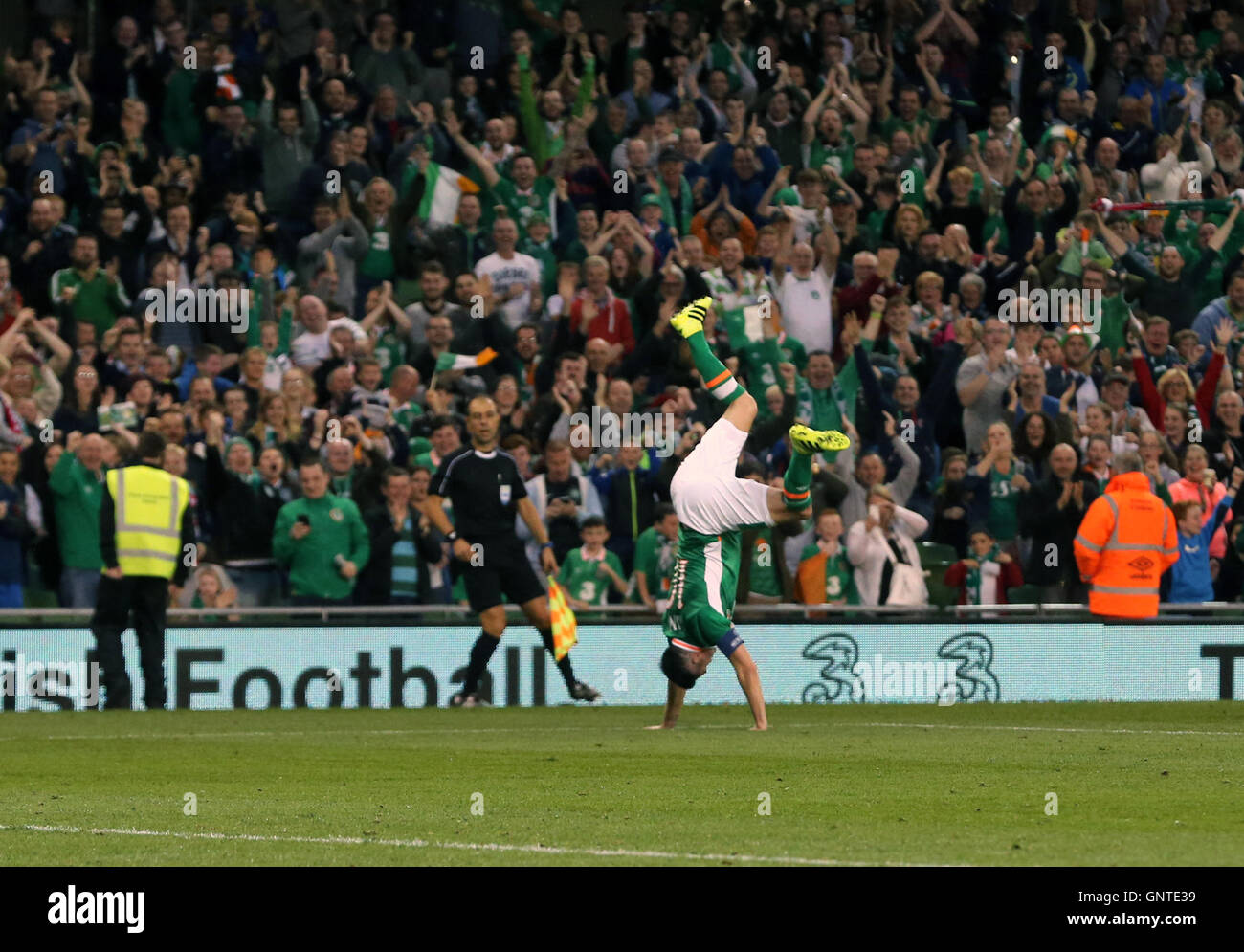 Republik Irland Robbie Keane feiert Tor seiner Mannschaft dritte des Spiels während der internationale Freundschaftsspiele im Aviva Stadium Dublin. Stockfoto