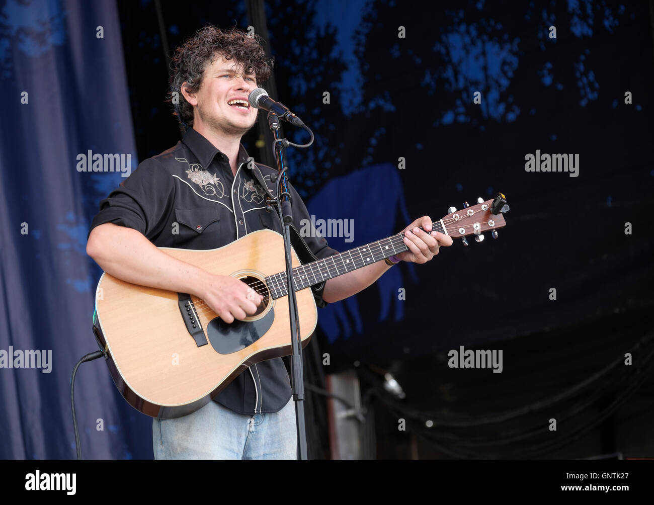 Jamie Roberts Roberts und Gilmore erklingt in Fairports Cropredy Convention, Banbury, England, UK. 13. August 2016 Stockfoto
