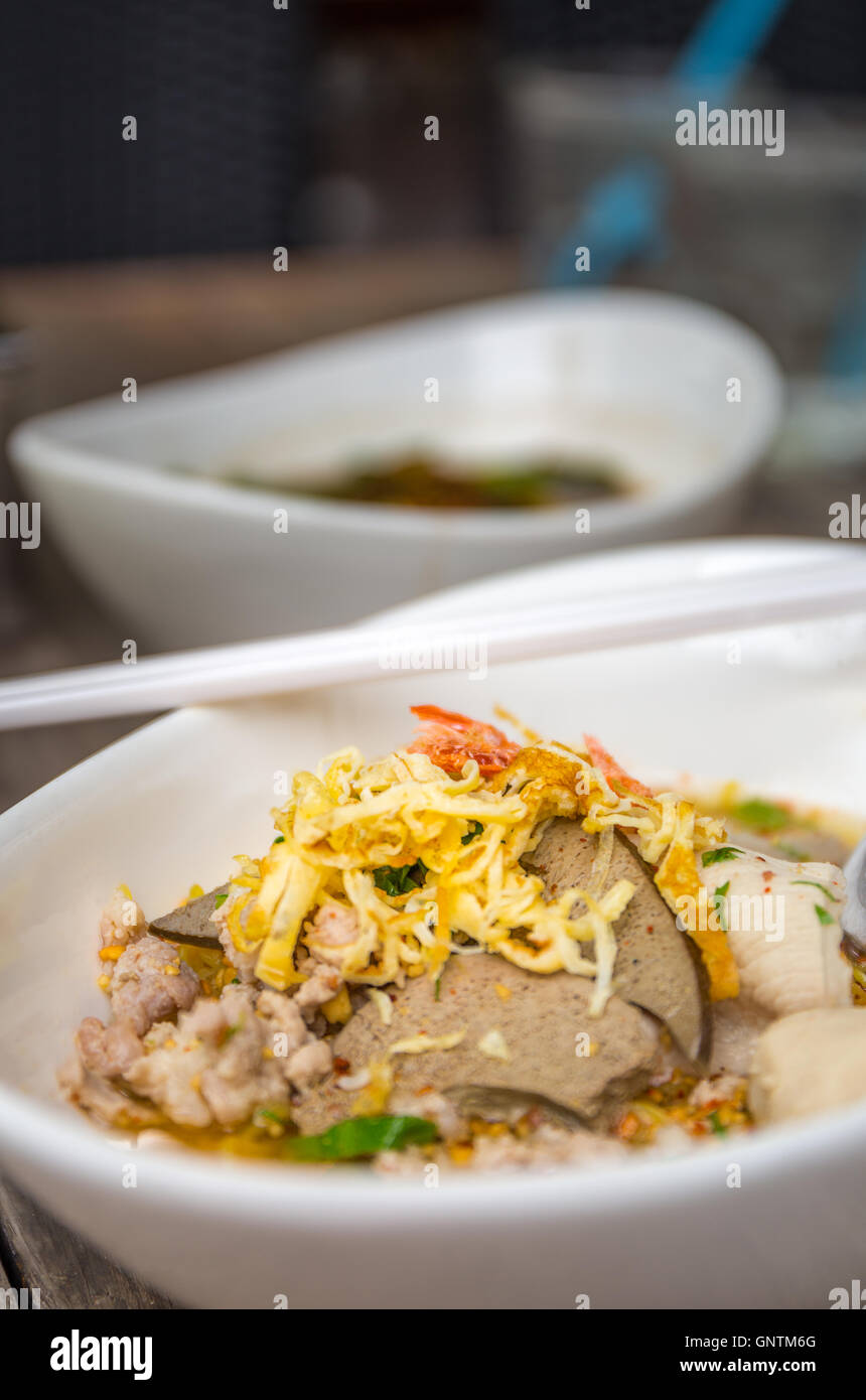 Thai spicy Noodle Futternapf in HDR, selektiven Fokus. Stockfoto