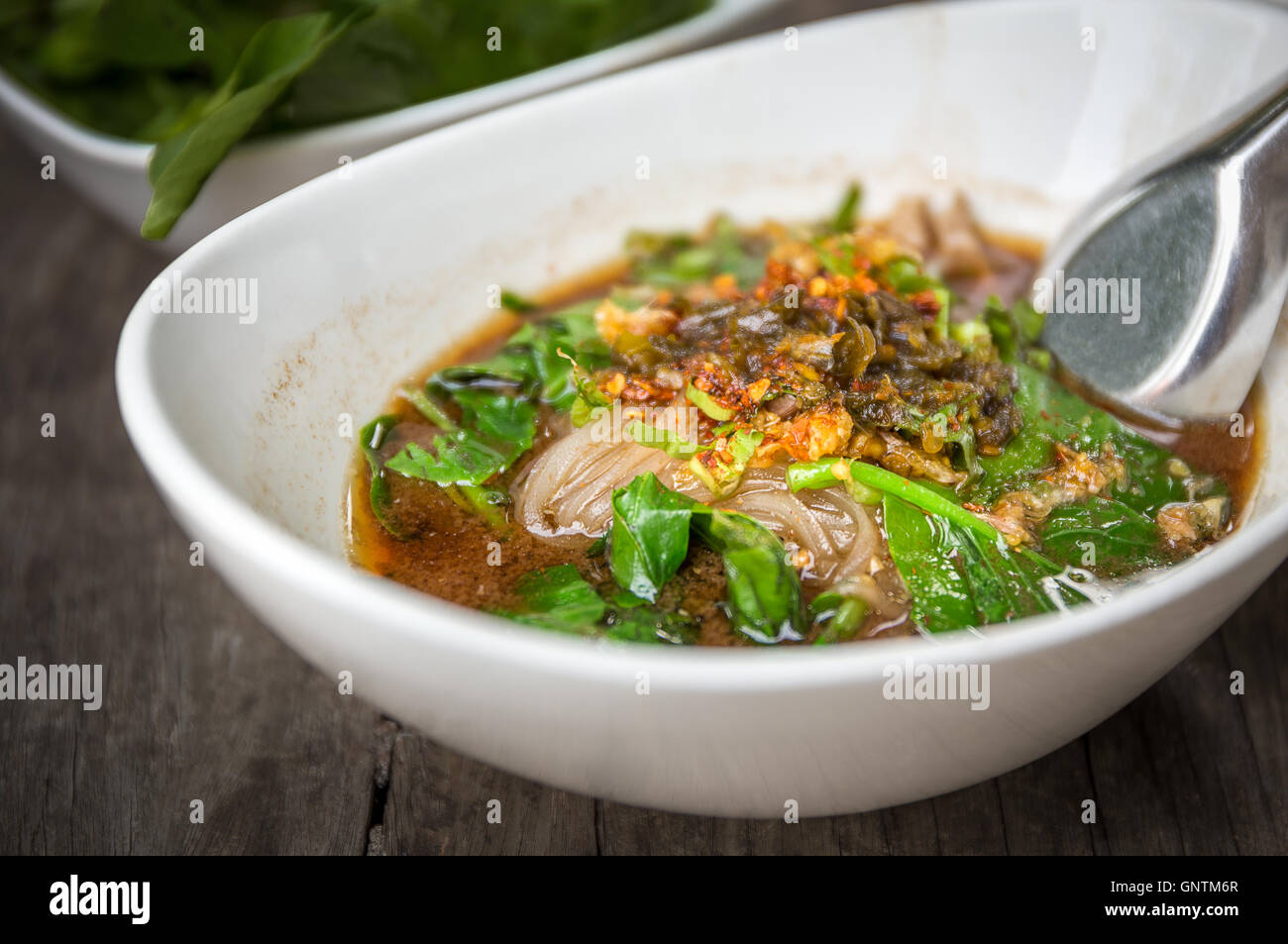 Thai spicy Noodle Futternapf in HDR, selektiven Fokus. Stockfoto