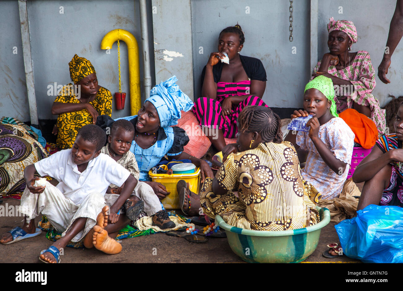 Menschen in Freetown, der Hauptstadt von Sierra Leone, Afrika. Stockfoto
