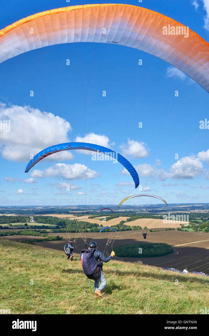 Paragliding auf der Berkshire Downs, England. Stockfoto