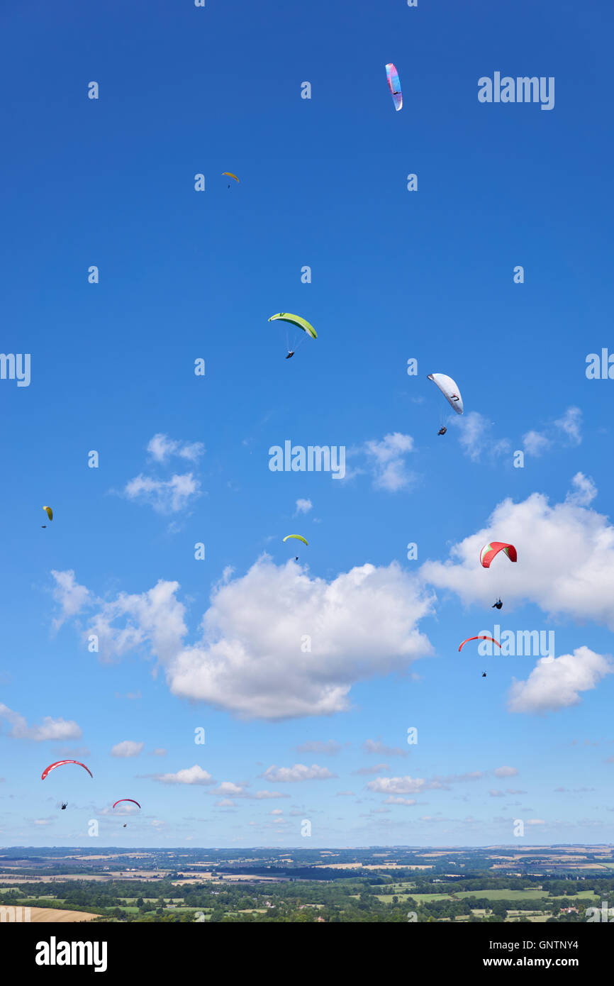 Paragliding auf der Berkshire Downs, England. Stockfoto