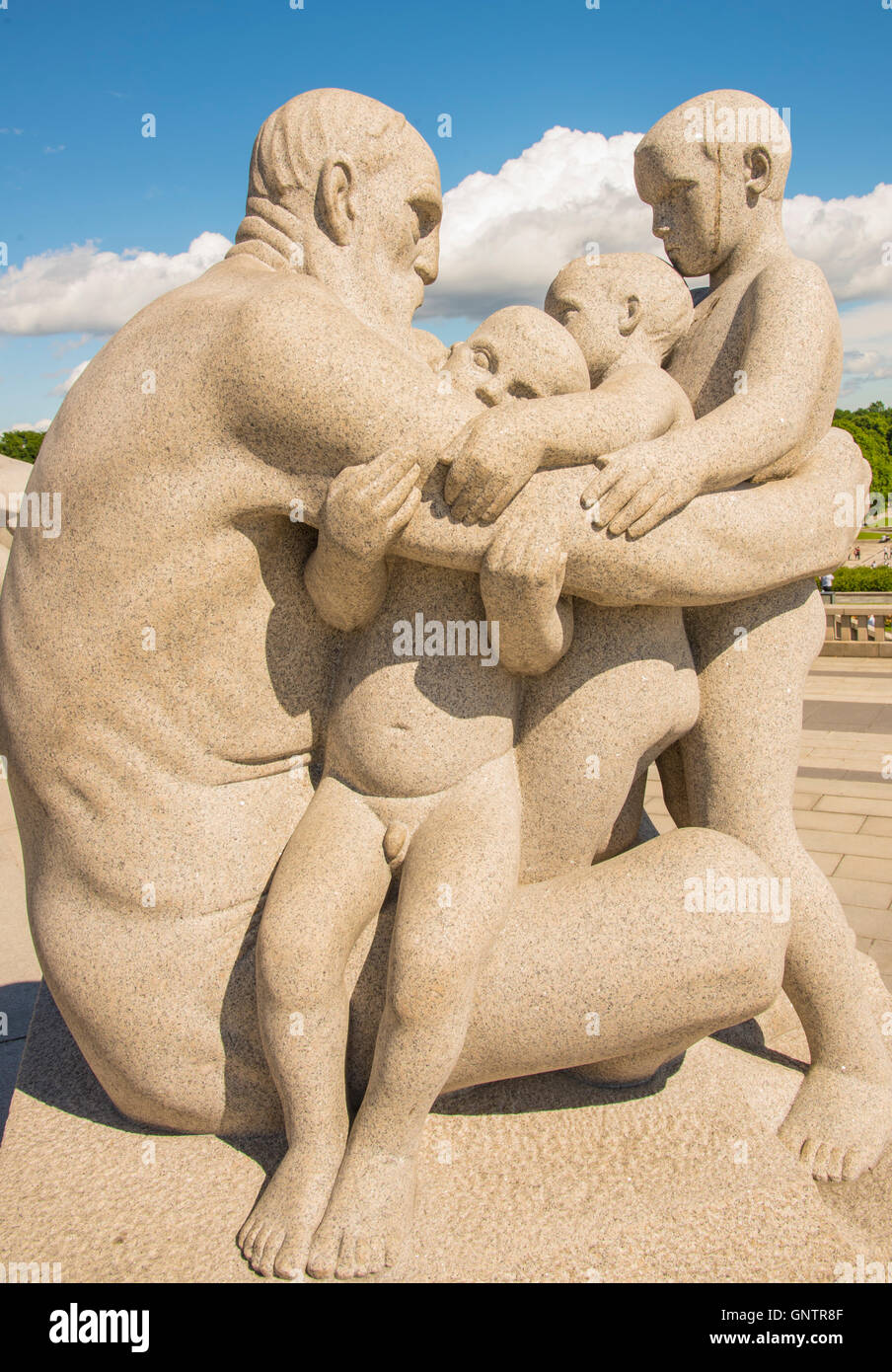 Granitstatue der alte Mann und Kinder, Vigeland-Park Oslo, Norwegen Stockfoto