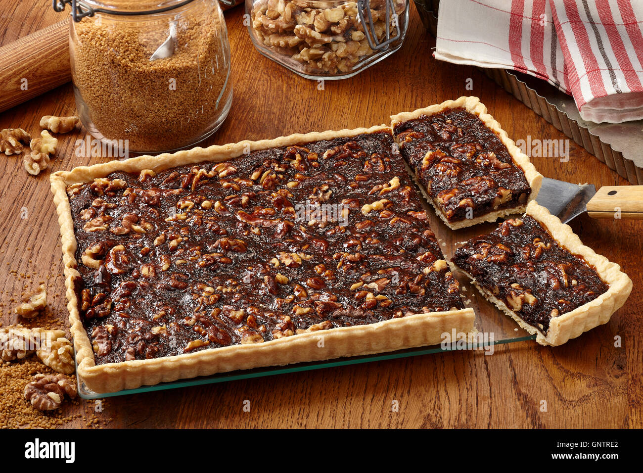 Karamell-Walnuss-Tarte Stockfoto