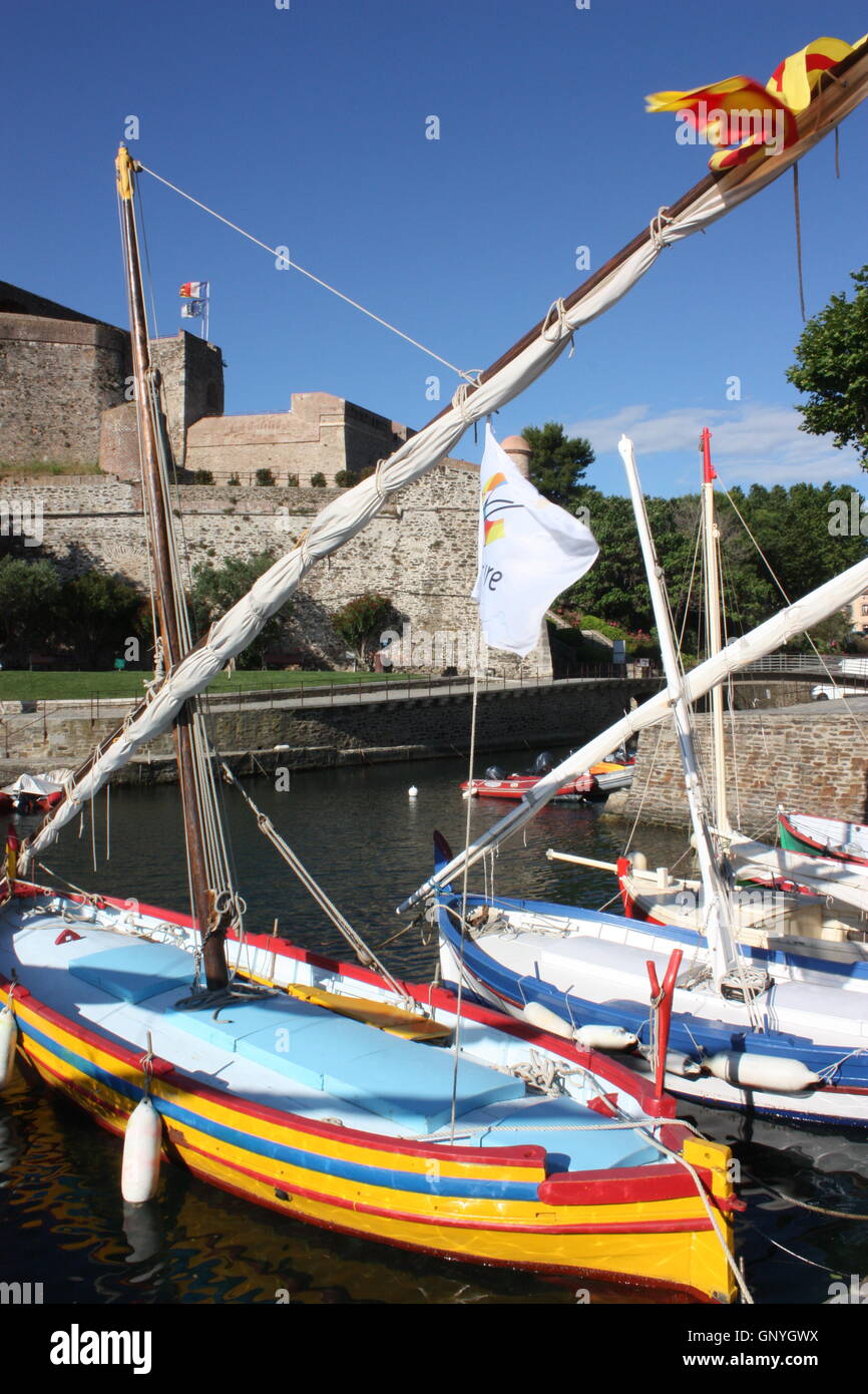 Boote im Hafen von Collioure, Frankreich Stockfoto
