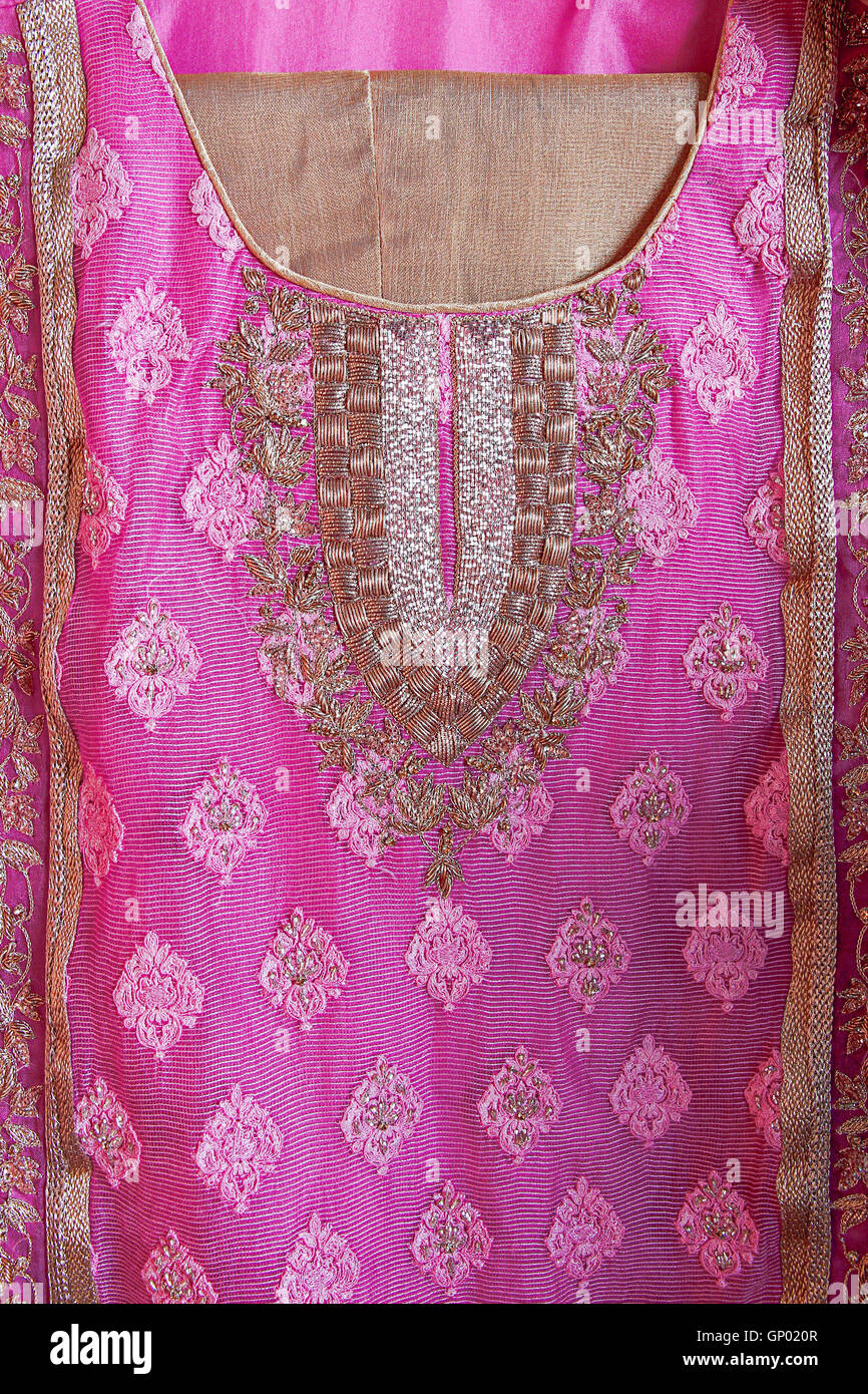 Sehr detaillierte Muster von einem indischen Kleid. Stockfoto