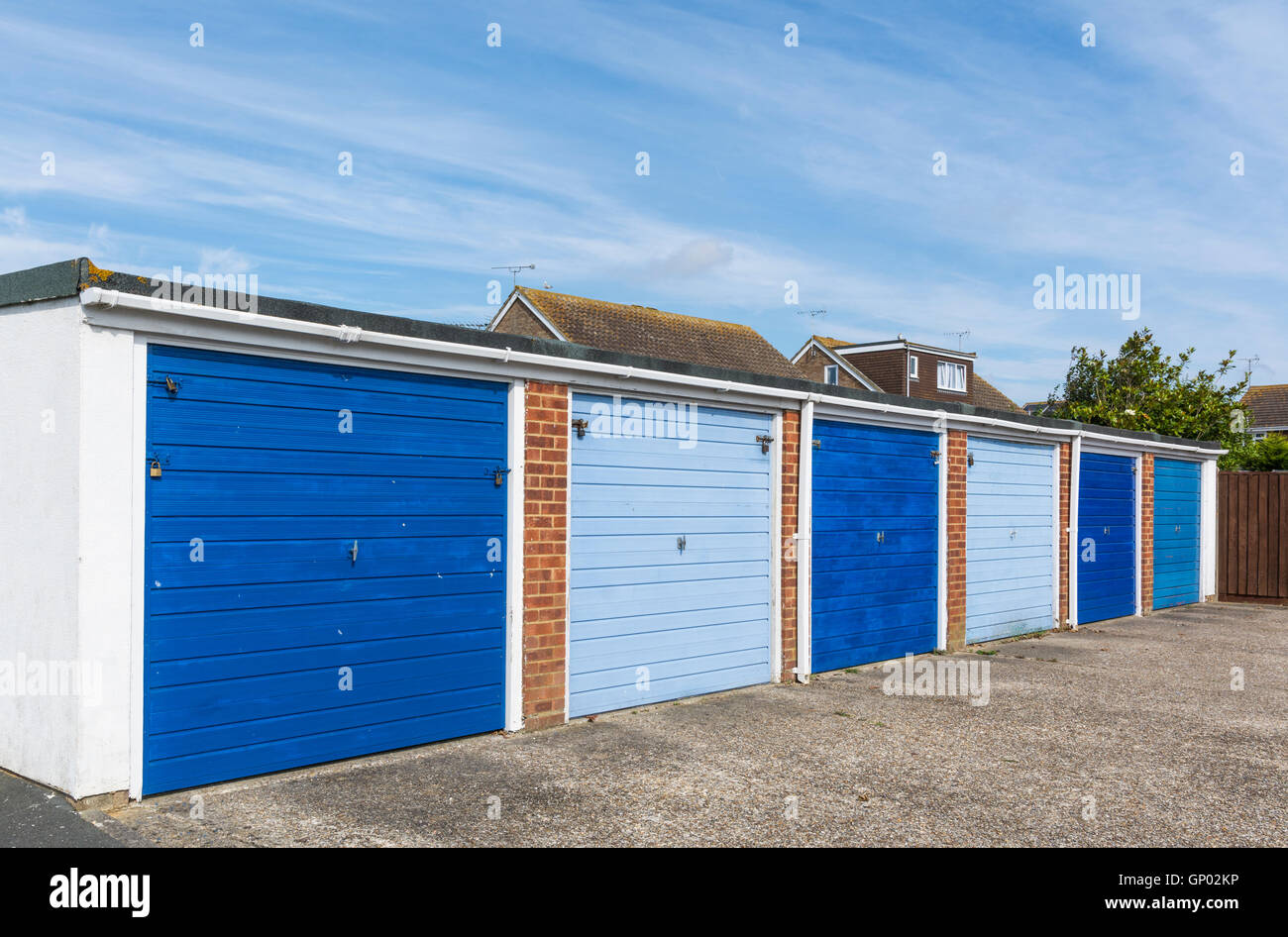 PKW-Garagen in England, UK. Stockfoto