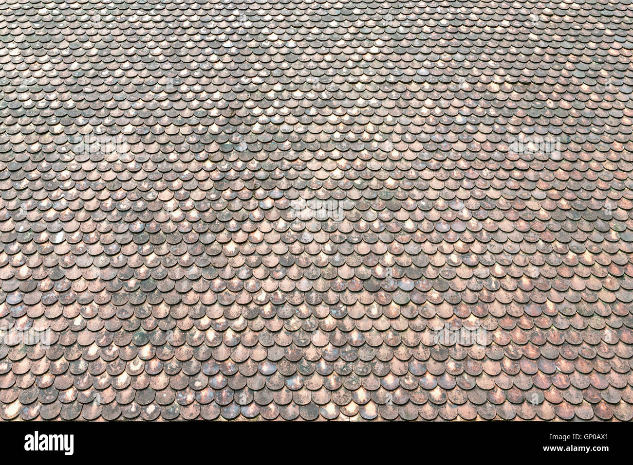 Perspektive alte Dach Muster, Fliesen auf alten Dach, Architektur-Hintergrund. Stockfoto