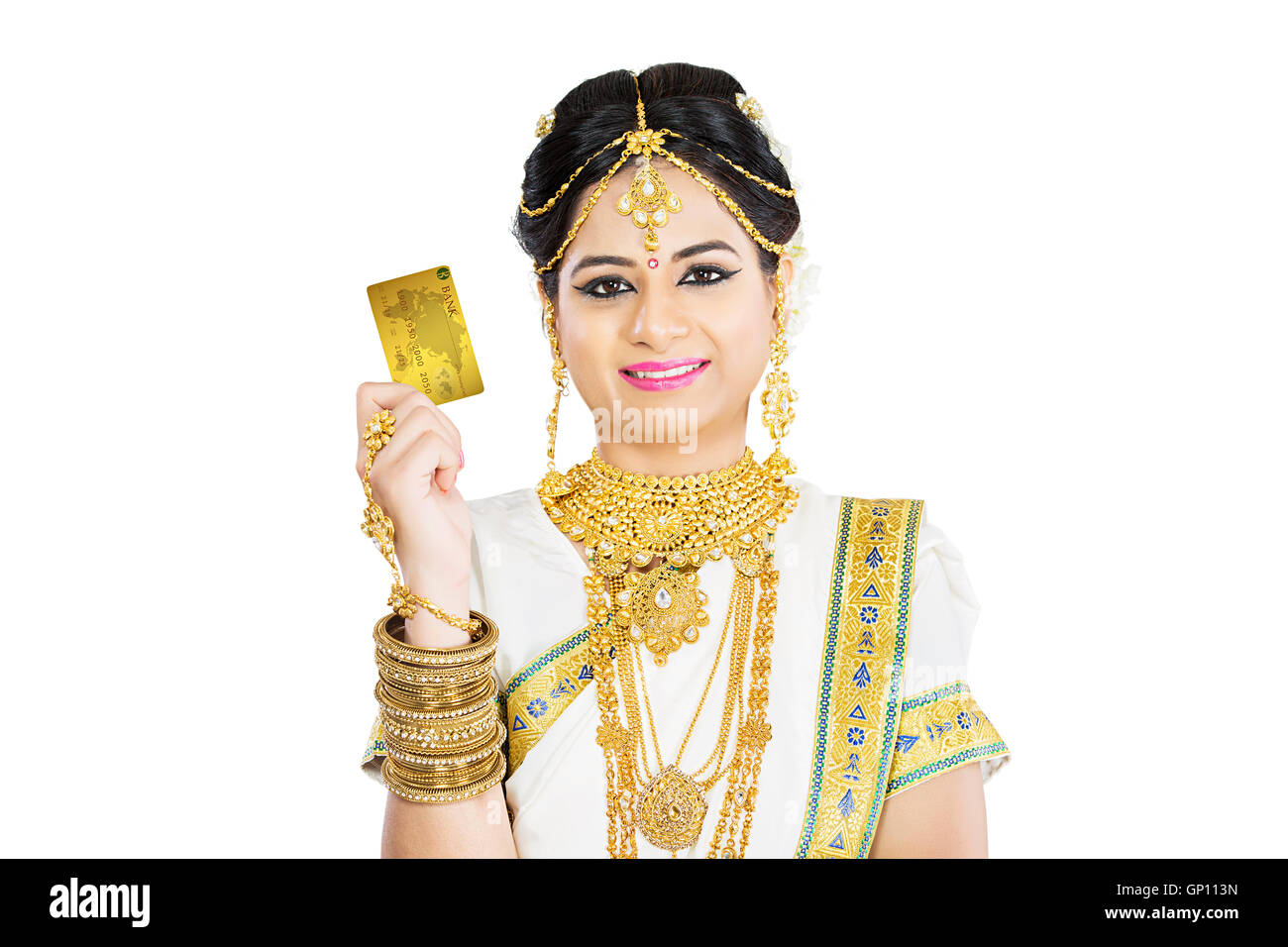 1 schöne Erwachsene Braut Malayalee Frau Kreditkarte zeigen Stockfoto