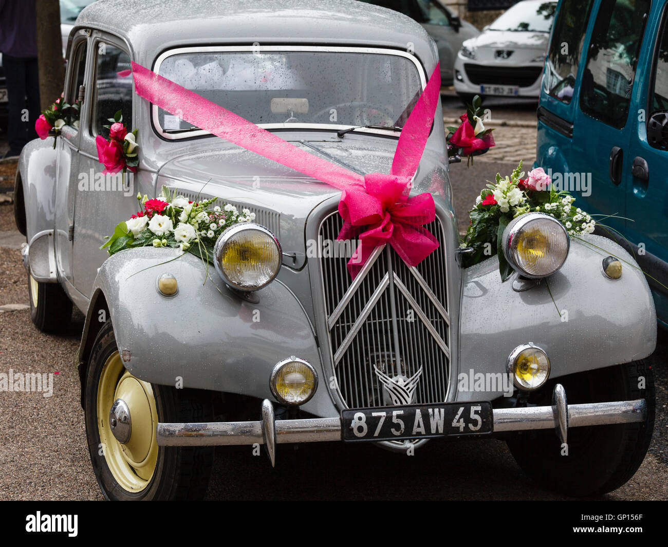 Alten Citroen Traction Avant dekoriert für eine Hochzeit in Frankreich. Stockfoto