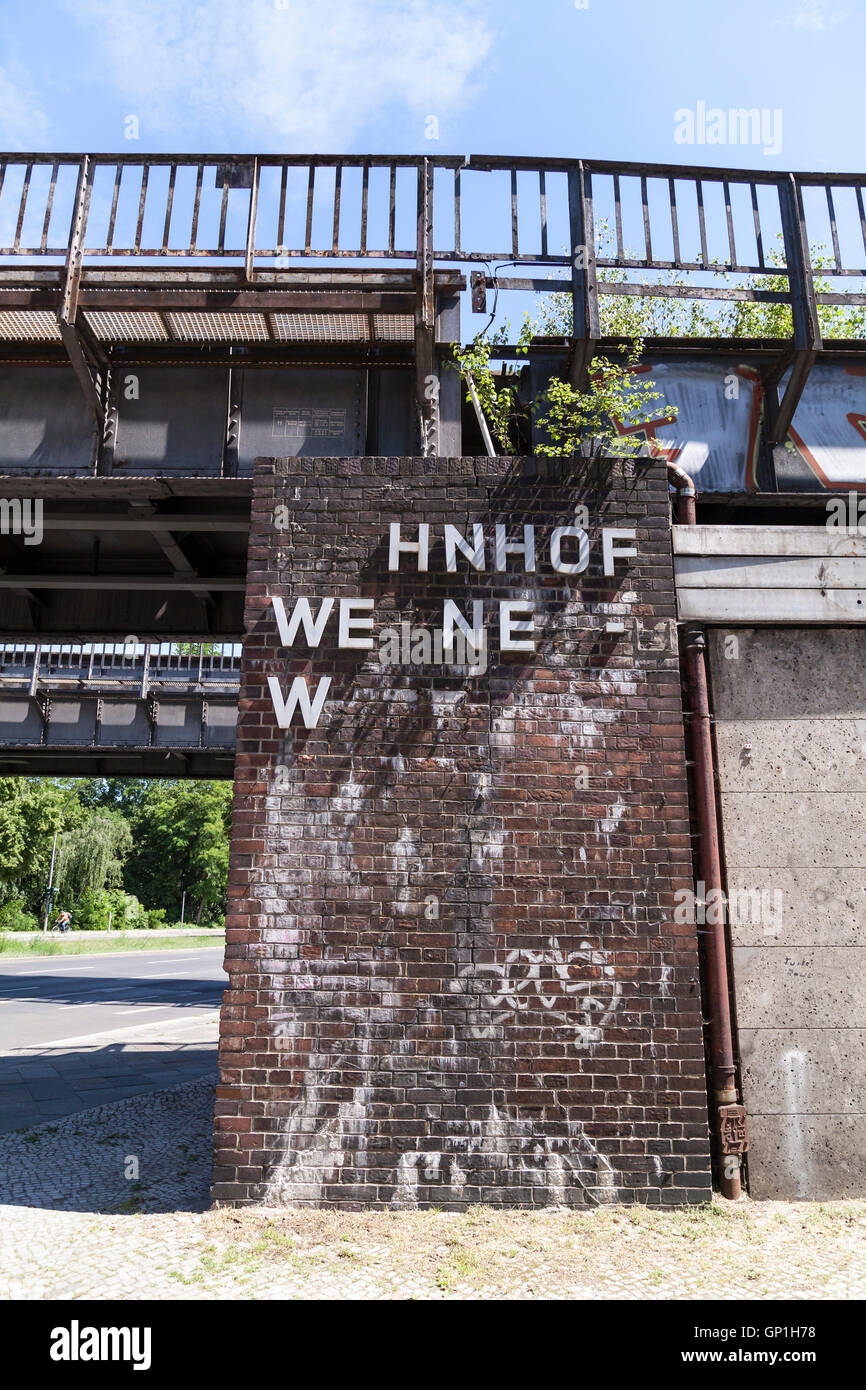 Alten verließ Bahnhof Wernerwerk in Berlin-Siemensstadt Stockfoto