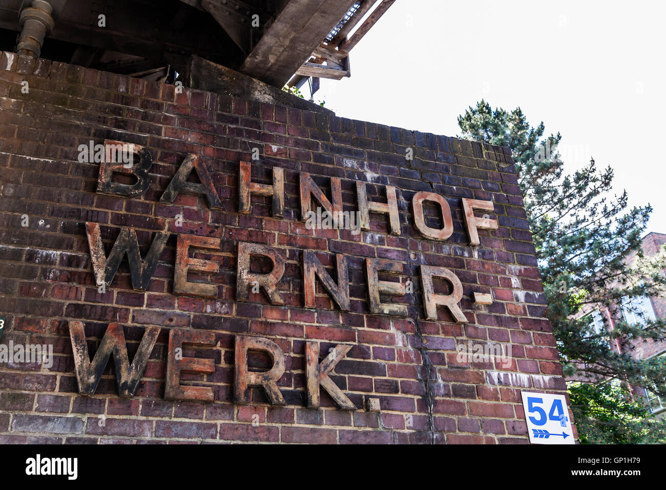 Verlassene Bahnhof Wernerwerk in Berlin Stockfoto