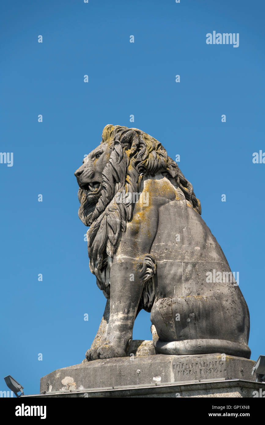 Bayerischer Löwe Skulptur an der Hafeneinfahrt in Lindau, Bayern, Deutschland Stockfoto