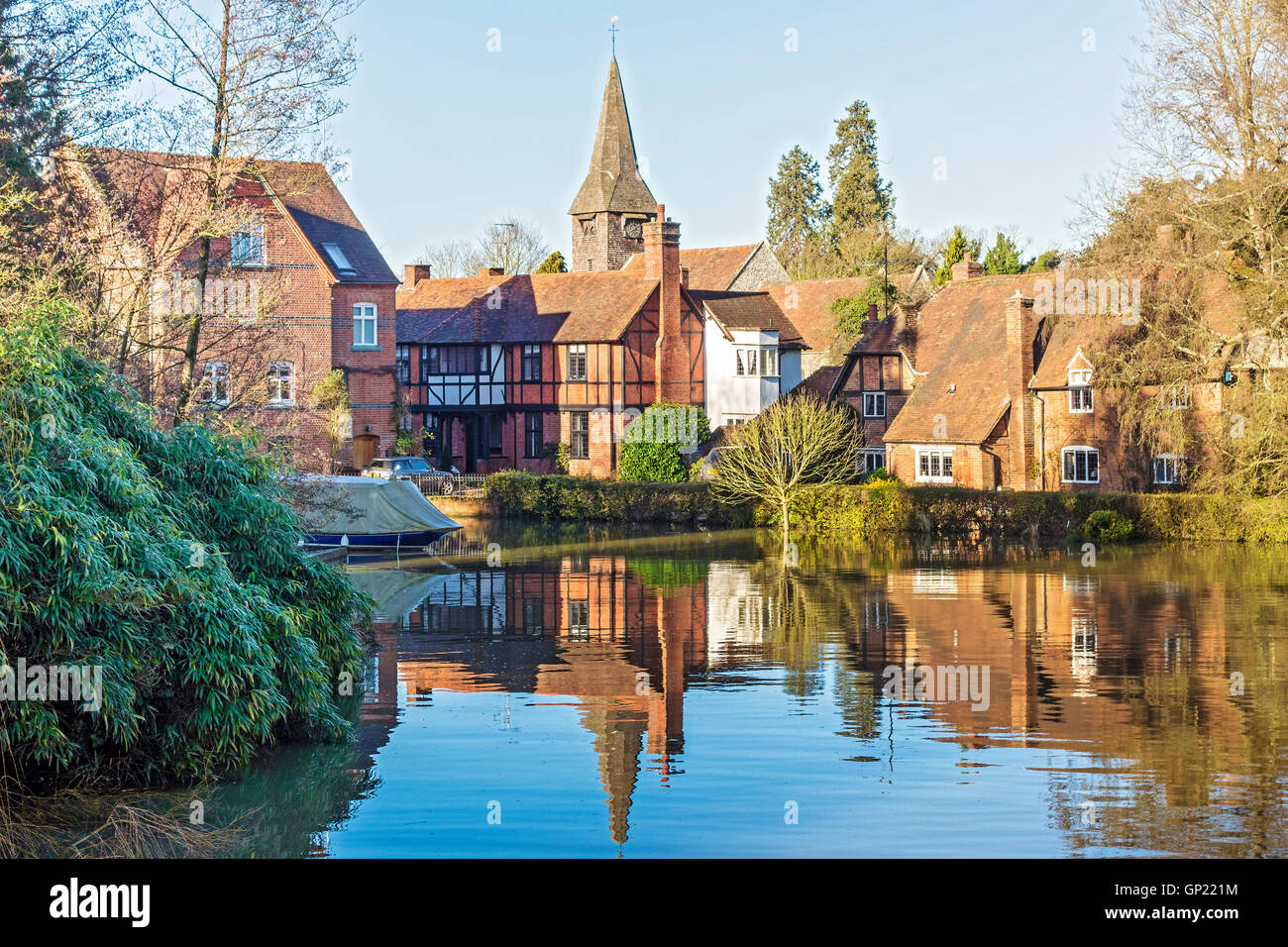 Die Mühle Pool Whitchurch Berkshire UK Stockfoto