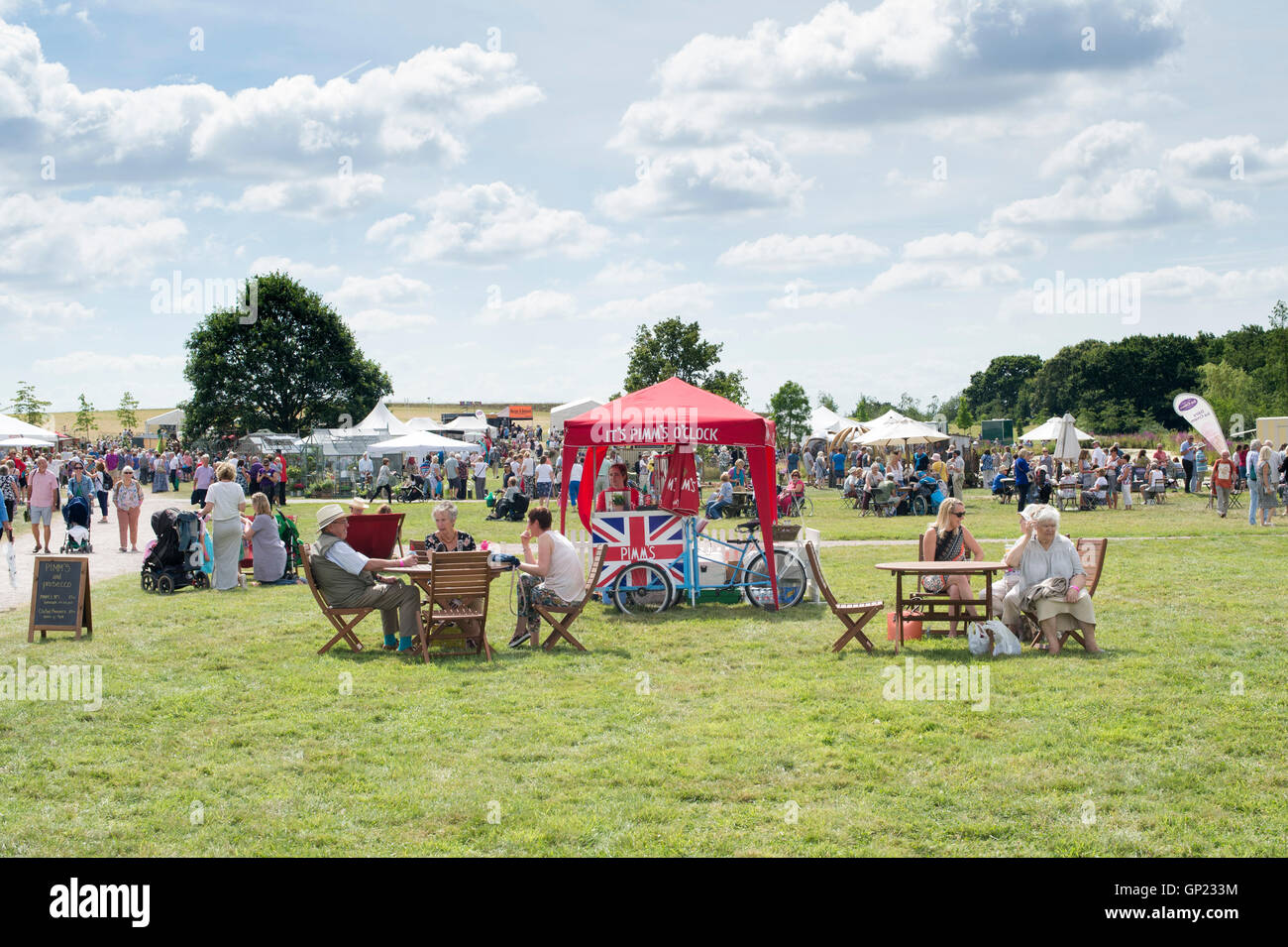 Pimms Stall bei einer Blume-Show. RHS Hyde Hall Gärten, Chelmsford, Essex, UK Stockfoto