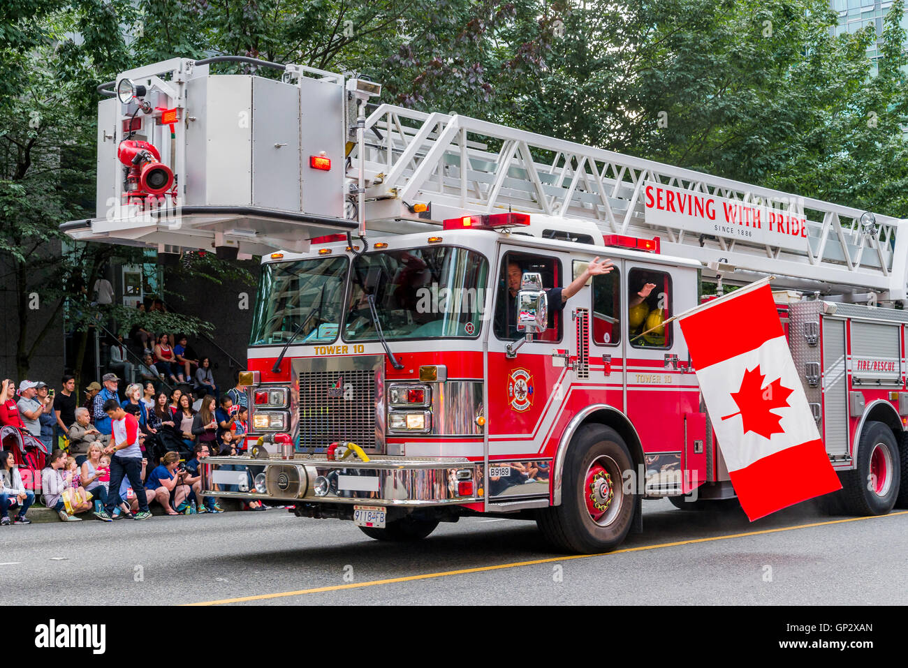 Feuerwehrauto in Kanada Day Parade, Innenstadt von Vancouver, British Columbia, Kanada Stockfoto