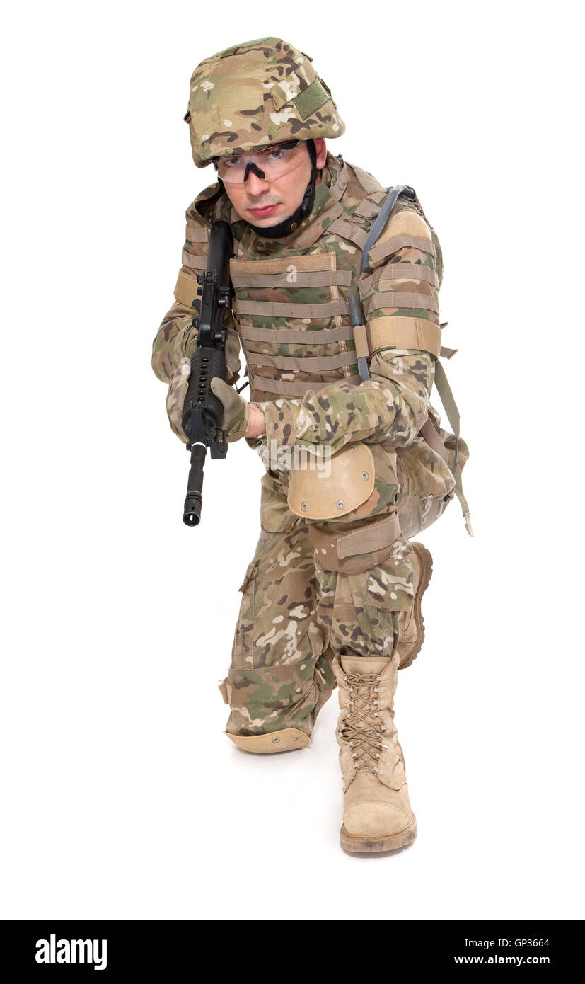 Moderner Soldat mit Gewehr Stockfoto