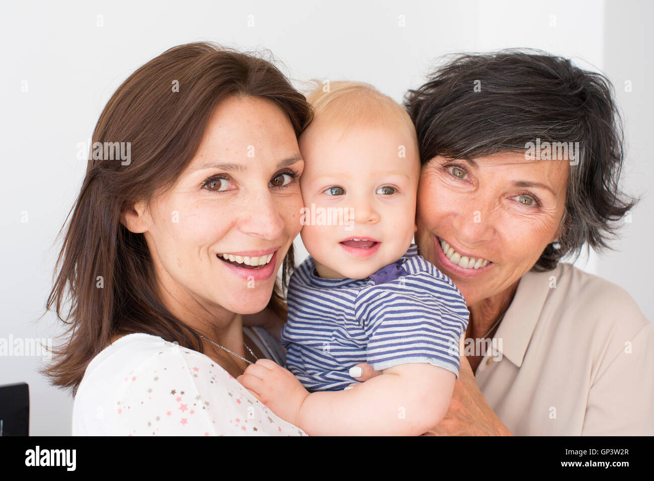 Lächelnd, Großmutter, Mutter und Baby, portrait Stockfoto